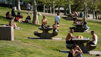 Summer in California. Foto: Damian Dovarganes/AP