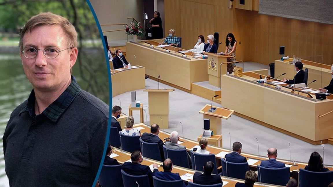 Amine Kakabaveh talar inför riksdagen. Foto: Christine Olsson/TT