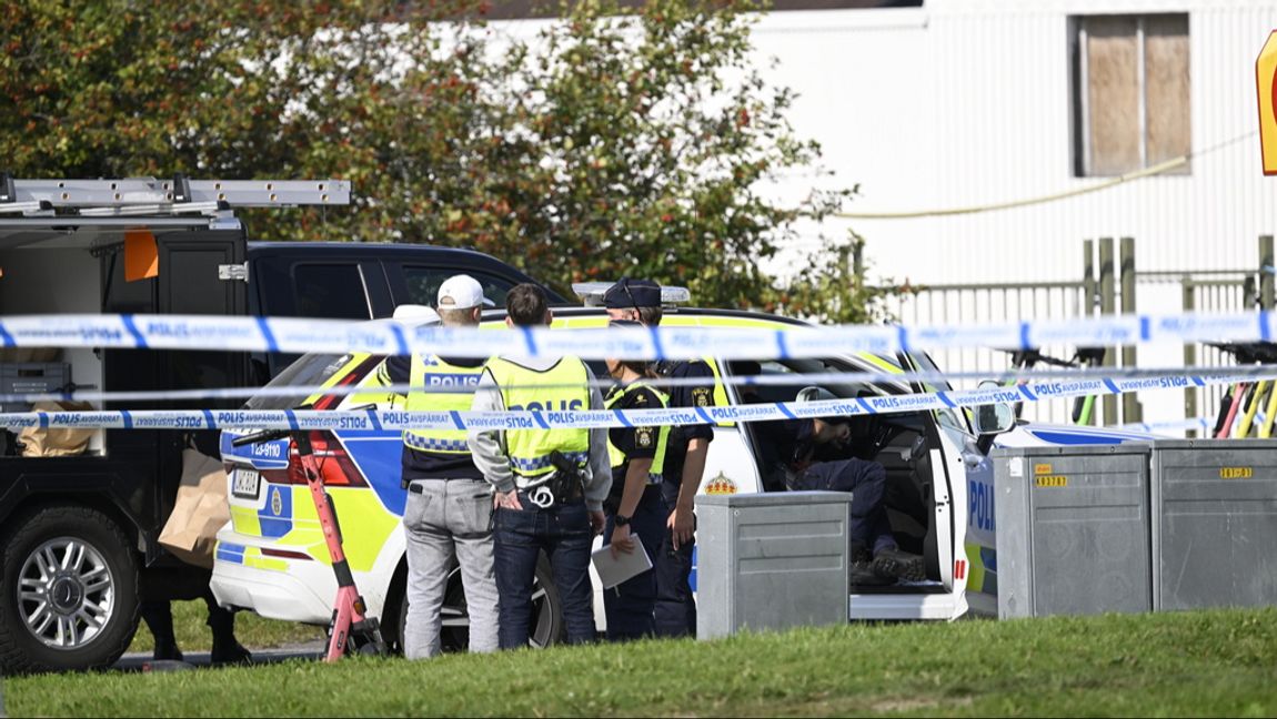 Mordet ägde rum i samband med fredagsbönen i moskén. En man i 25-årsåldern sköts till döds. Foto: Fredrik Sandberg/TT