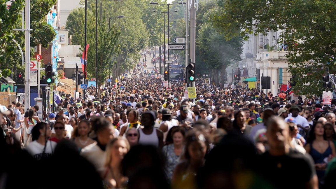 En svensk man har dött efter att ha attackerats under Notting Hill-karnevalen i västra London. Foto: Lucy North/AP/TT.