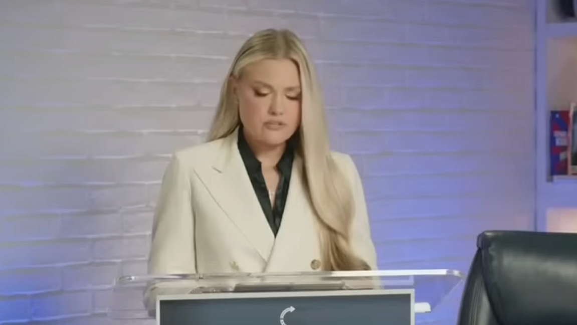 Erika Frantzve Kirk höll sitt första offentliga tal efter mordet på maken Charlie Kirk. Foto: Skärmdump via YouTube