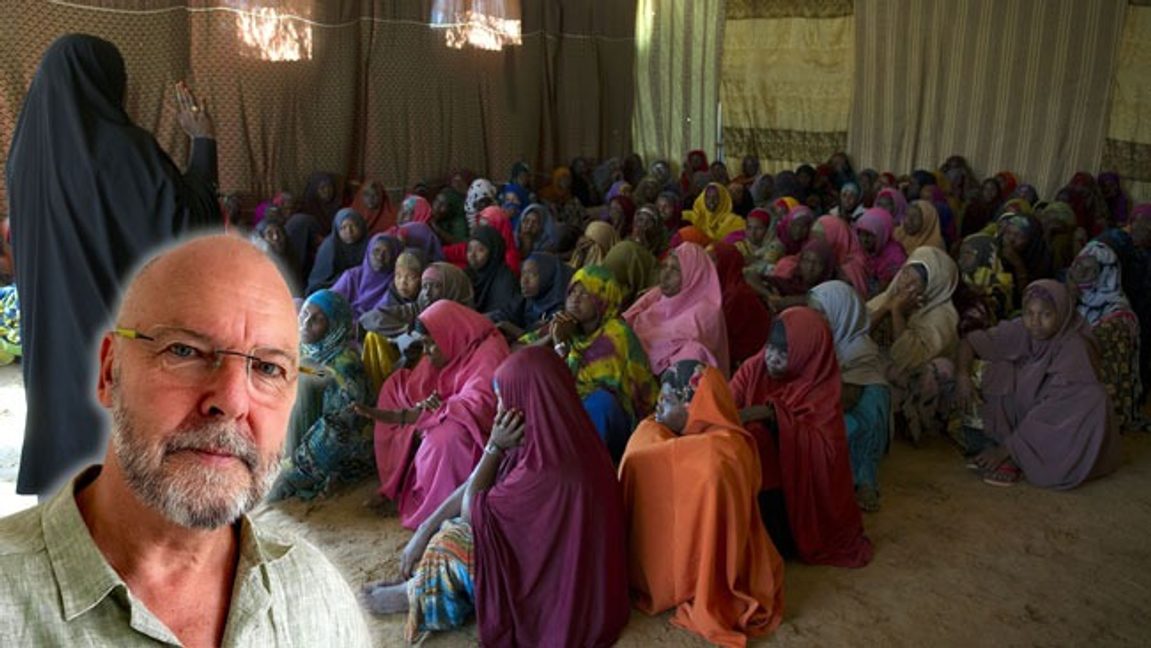 Safiya Abukar Ali håller en upplysningssession mot kvinnlig könsstympning i lägret Walalah Biylooley i Somalia. Foto: AU UN IST PHOTO / David Mutua.