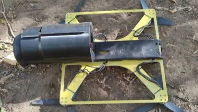 En tidig rysk drönarmodell som styrs via fiberoptisk kabel. Fotokälla: Telegram, april 2025 