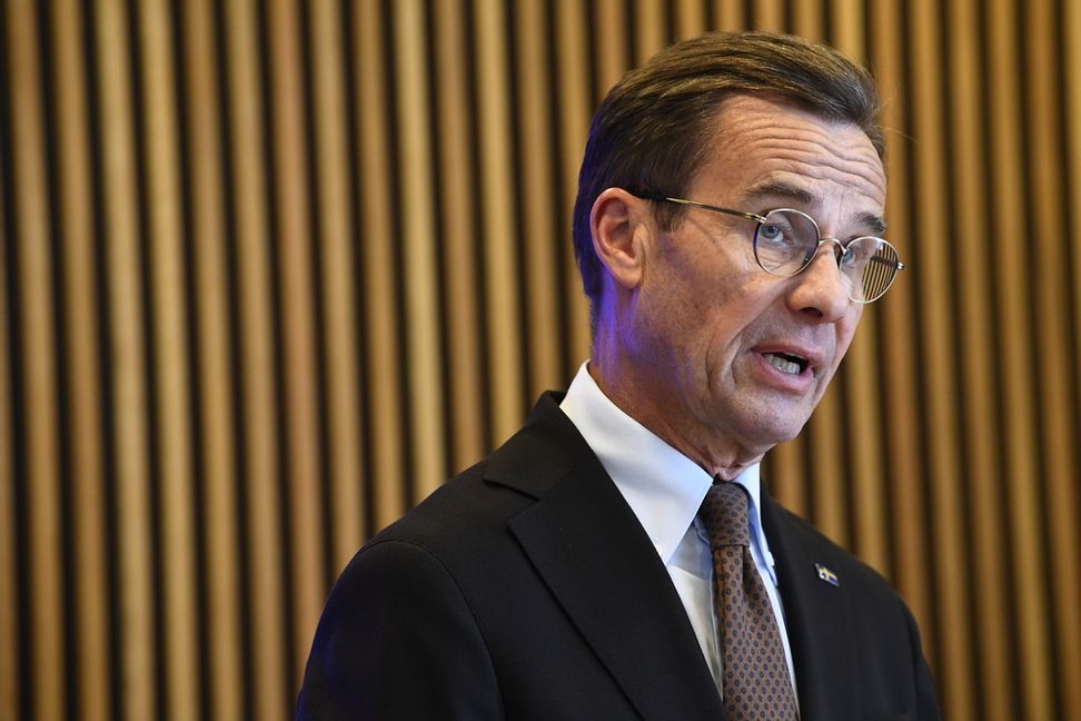 Statsminister Ulf Kristersson drar inga slutsatser ännu av JO:s kritik. Foto: Jakob Åkersten Brodén/TT