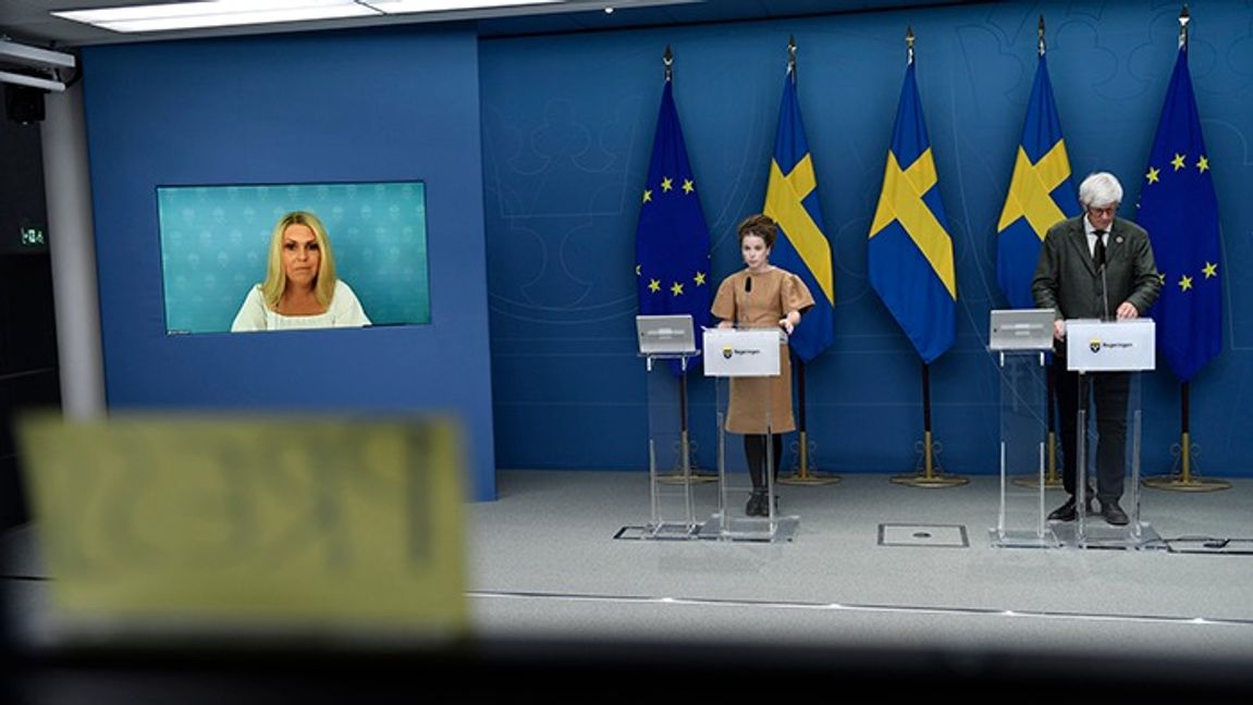 Socialminister Lena Hallengren, kultur- och demokratiminister Amanda Lind och Folkhälsomyndighetens generaldirektör Johan Carlson håller pressträff för att ge en lägesuppdatering om covid-19-pandemin. Foto Stina Stjernkvist/TT