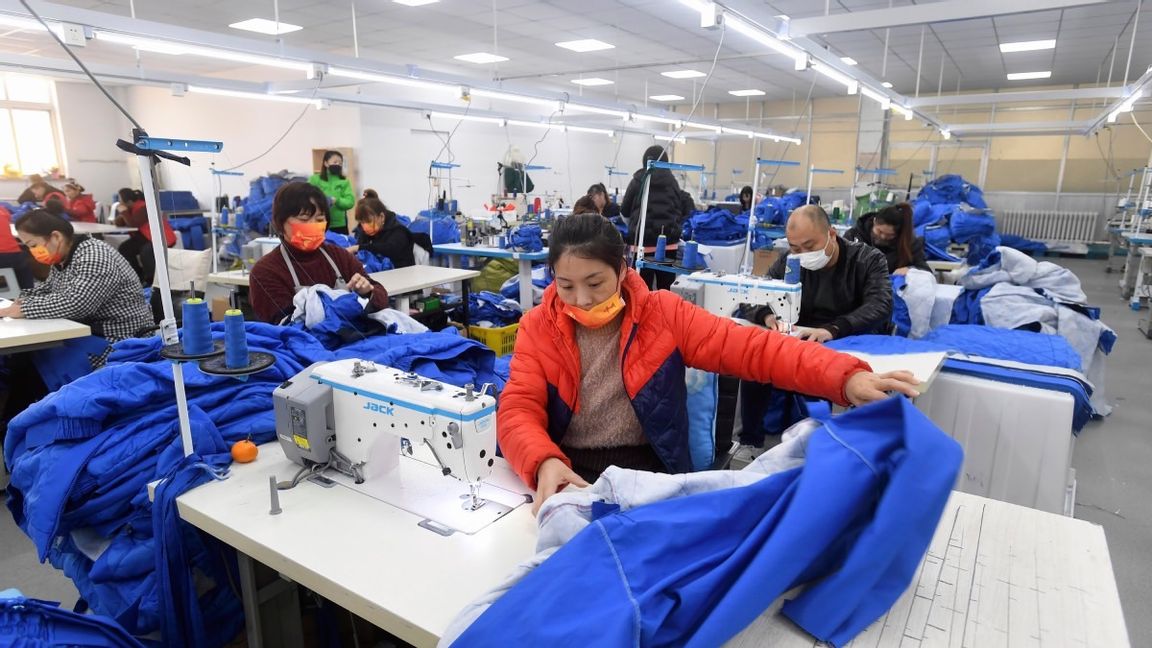 Kinas fabriker gick på högvarv förra året. Arkivbild. Foto: Chinatopix/AP/TT