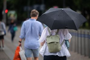 SMHI varnar för skyfallsliknande regn i stora delar av Sverige under tisdagen. Arkivbild. Foto: Hanna Brunlöf/TT