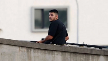 Naveed Akram, misstänkt för terrorskjutningen i Sydney har vaknat ur sin koma. Foto: Skärmdump via X