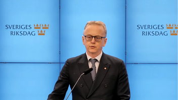 Fredrik Olovsson, Socialdemokraternas energipolitiske talesperson, höll pressträff om effektavgifterna. Foto: Skärmavbild/Sveriges riksdag