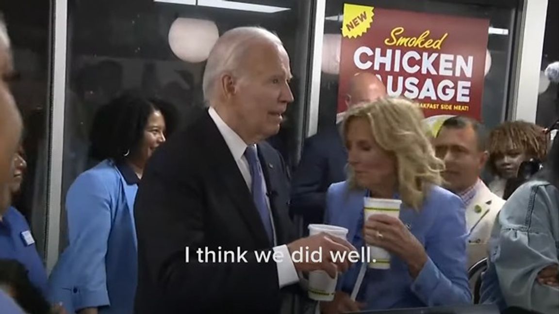 Joe Biden, här med sin fru Jill Biden, pressas om sin debattinsats. Foto: Youtube/NBC