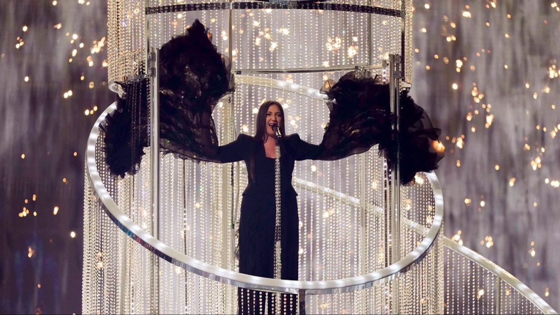 Yuvals klänning sägs vara inspirerad av Batman. Superhjälten Batman var en favorit för barnen Bibas som kidnappades och plågades ihjäl av Hamas. Foto: Terje Bendiksby/AP/TT