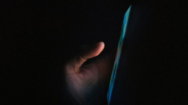 Var fjärde man i åldern 31–40 har aldrig vågat ta romantisk kontakt, enligt RFSU. Foto: Akshar Dave/Unsplash.