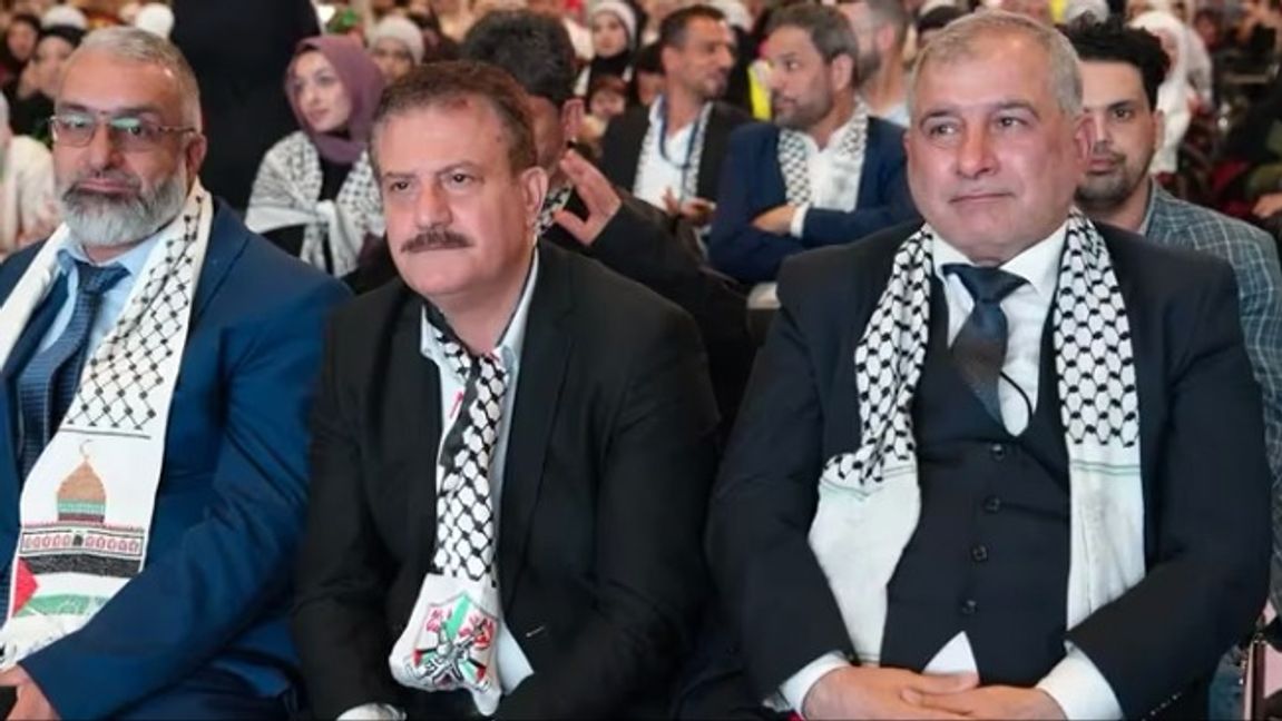 Majed al-Zeer (till höger) i Malmö tillsammans med tidigare S-toppen Jamal El-Haj (mitten) och den palestinska konferensens ordförande Amin Abu Rashed. Foto: Facebook