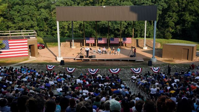 Sen. Bernie Sanders, I-Vt., speaks during a town hall at Tippecanoe County Amphitheater, Friday, Aug. 27, 2021, in West Lafayette, Ind. The Vermont senator is in Trump country this weekend, promoting a budget plan packed with progressive initiatives and financed by higher taxes on top earners. Photo: Darron Cummings/AP/TT