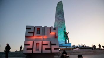 Det av Ryssland uppförda Saur-Mogila-minnesmärket vid muséet för Donbass militärhistoria 60 km öster om ryskockuperade Donetsk i östra Ukraina den 8 september 2022. De två nyckelåren i framförallt Donbass moderna historia får stort utrymme i den regionala historieskrivningen här. Foto: AP Photo/Alexei Alexandrov