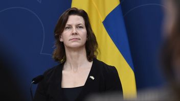Jämställdhetsminister Nina Larsson (L), som tillträdde tidigare i veckan, bör enligt debattören se över Jämställdhetsmyndighetens framtid. Foto: Lars Schröder/TT
