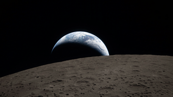 Vy över månens baksida - för första gången någonsin. Foto: Nasa