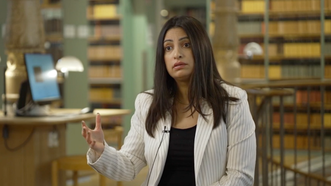 Nooshi Dadgostar (V) i TV4:s ”Frågan”. Foto: TV4