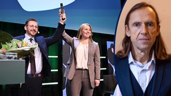 Lyckligare dagar. Annie Lööf överlämnar den centerpartistiska stafettpinnen till Muharrem Demirok som just valts till ny partiordförande. Foto: Johan Nilsson/TT