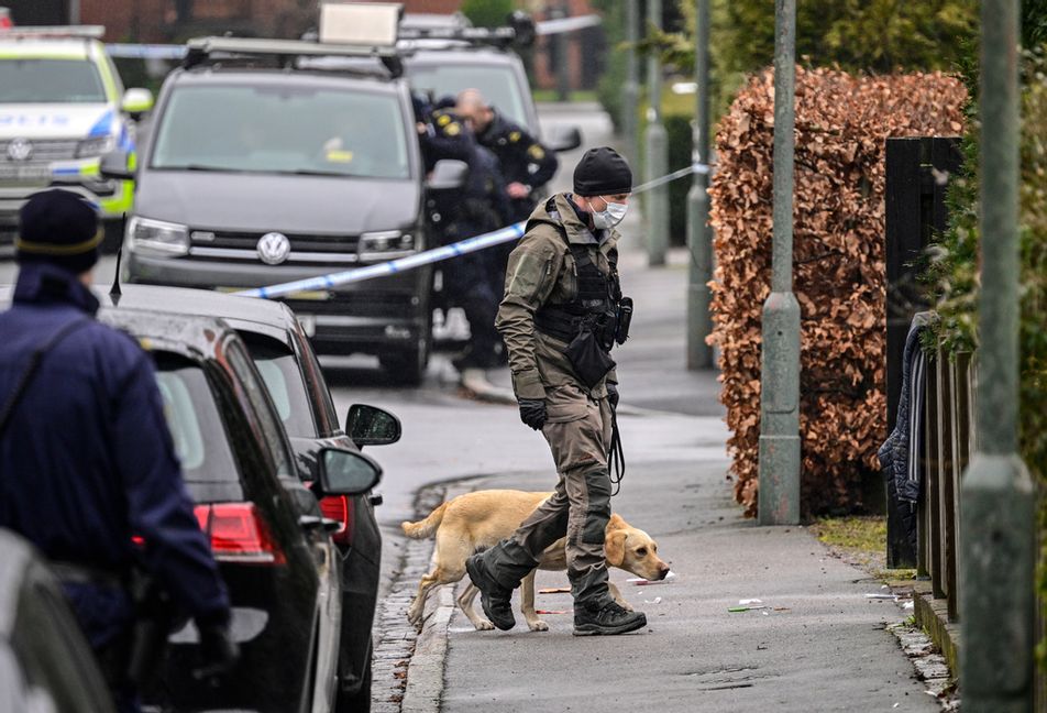 Polis ryckte ut till området i Malmö den 22 mars förra året och hittade då två stickskadade män. Arkivbild. Foto: Johan Nilsson/TT