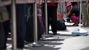 Köerna till tv-sända talangjakter lär bli betydligt kortare efter nya regler som införs i Kina. Arkivbild. Foto: Andy Wong/AP/TT.