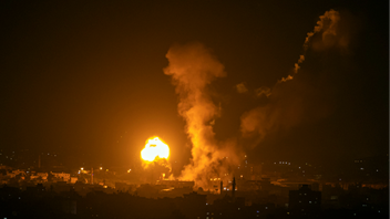 Flyganfall mot Hamas träningsläger på Gazaremsan. Foto: Fatima Shbair/AP/TT