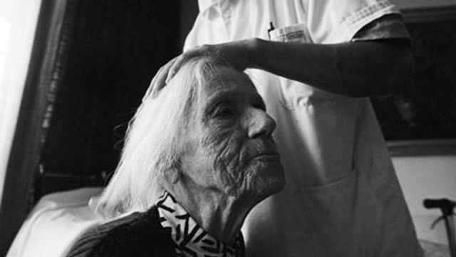 Många äldre lider av undernäring. Foto: Andreas Bohnenstengel ( CC BY-SA 3.0 DE). Genrebild.