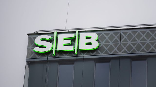 Skylt på SEB kontor i Solna. Foto: Viktoria Bank / TT /