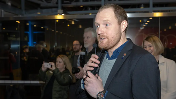 Kommunalrådet Niklas Daoson (S) beklagar Warms konkurs men försvarar kommunens roll i den misslyckade satsningen. Foto: Per Danielsson/TT 