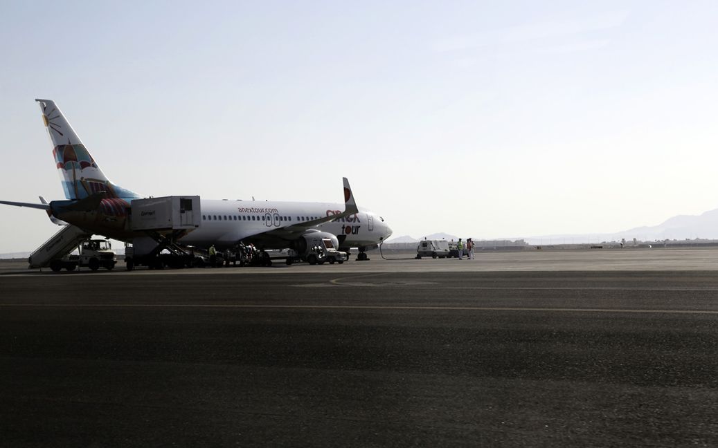 Ett parkerat plan på Sharm El-Sheikhs flygplats. Arkivbild. Foto: Thomas Hartwell/AP/TT