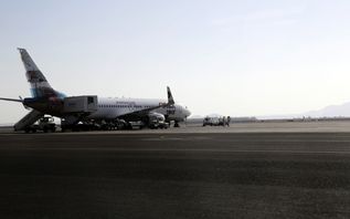 Ett parkerat plan på Sharm El-Sheikhs flygplats. Arkivbild. Foto: Thomas Hartwell/AP/TT