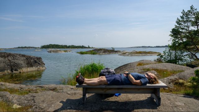 Ta det lugnt och njut av värmen! Foto: Magnus Lejhall/TT