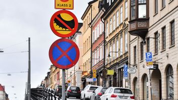 Miljözon klass 2 råder i delar av Stockholm. Det ställer krav på äldre personbilar, lätta bussar och lätta lastbilar. Arkivbild.