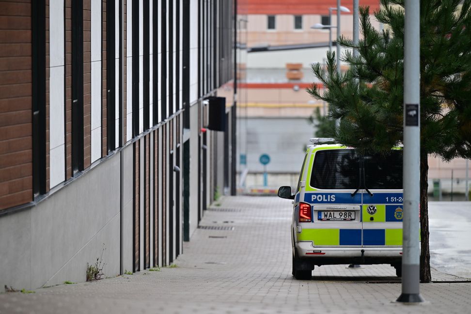 Polisen på plats några dagar efter skottlossningen mot Elbit Systems i höstas. Björn Larsson Rosvall/TT