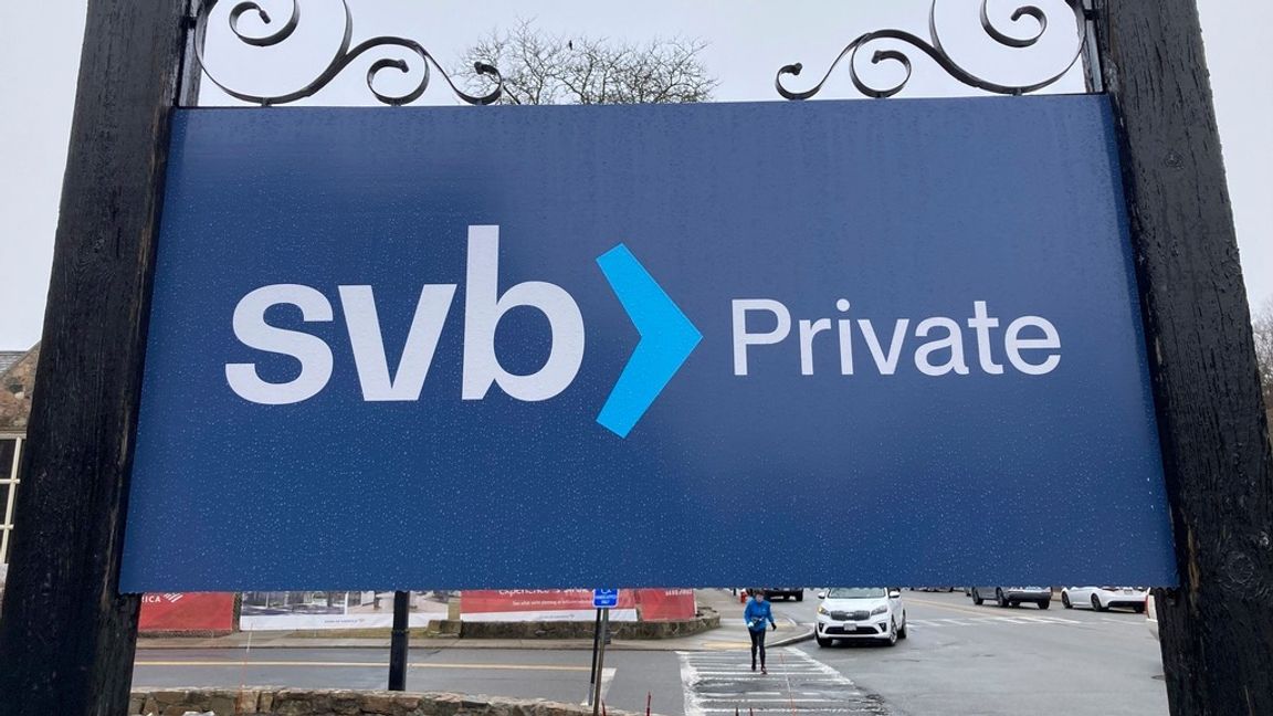 SVB-kollapsen kommer att skapa ringar på vatten både mot andra banker och andra företag. Foto: Peter Morgan/TT