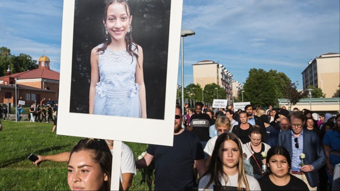 Blomstertåg till Adrianas minne i Stockholm den 2 augusti 2022, på dagen två år efter mordet på den tolvåriga flickan. Arkivbild. Foto: ROBIN BÄCKMAN/TT