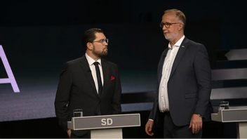 Jimmie Åkesson (SD) och Johan Pehrson (L) i SVT Agendas partiledardebatt hösten 2023. Foto: Fredrik Sandberg/TT