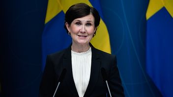 Jämställdhetsminister Märta Stenevi (MP) under måndagens digitala pressträff där hon berättade om budgetnyheter gällande regeringens arbete mot mäns våld mot kvinnor. Foto: Duygu Getiren/TT