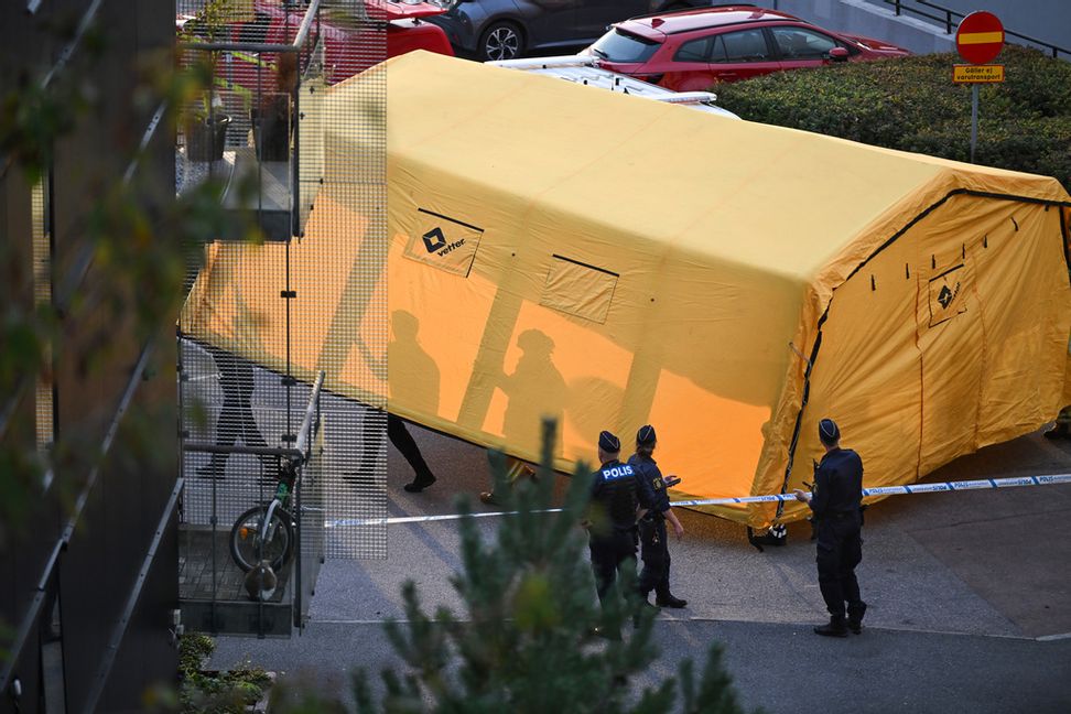 Ett stort polispådrag pågår i Lunden i Göteborg. Foto: Björn Larsson Rosvall/TT