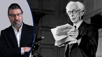 Betrand Russell presenterar sin fredsdeklaration med Albert Einstein 1955
