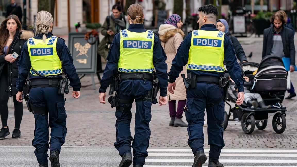 Polisen patrullerar Södra Förstadsgatan i Malmö. Foto: Johan Nilsson/TT 