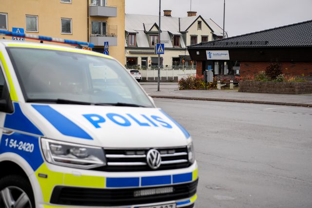 En man åtalas nu för attacken mot socialkontoret i Mellerud i höstas. Arkivbild. Kent Eng/TT