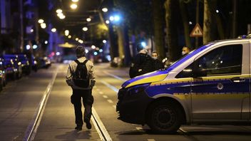Evakueringar på grund av odetonerade krigsbomber är ganska vanliga i Tyskland. Arkivbild från ett tidigare larm i Frankfurt. Frank Rumpenhorst/DPA via AP/TT