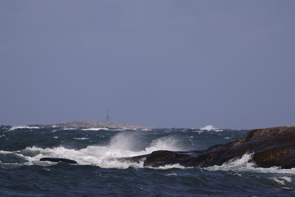 Blåsten trappas upp när stormen Floris drar in vid Långe Tånge på Öckerö i Göteborgs skärgård. Adam Ihse/TT