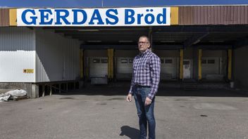 Mikael Svensson, bagare och före detta vd på Gerdas Bröd som gått i konkurs efter 108 år bland annat på grund av de höjda priserna på el, mjöl och andra råvaror. Foto: Thomas Johansson/TT