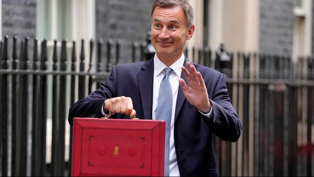 Storbritanniens finansminister Jeremy Hunt, från konservativa Tories, presenterar mini-budget med skattesänkningar. Arkivbild Foto: KIRSTY WIGGLESWORTH AP/TT