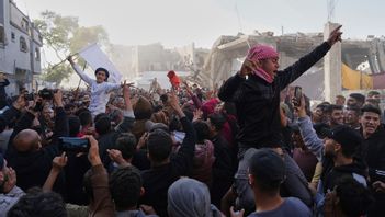 Grupper reser sig mot Hamas, men de får inget stöd från de som säger sig värna palestinier. Foto: Jehad Alshrafi/AP/TT 