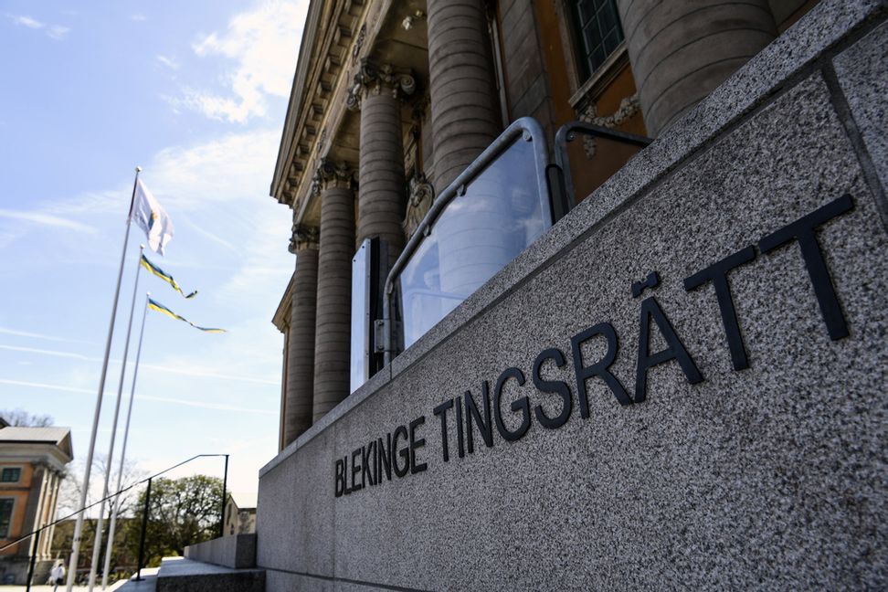 Den 22-årige mannen, som varit anställd på en skola, har åtalats i Blekinge tingsrätt för 19 sexualbrott mot sammanlagt fem barn. Johan Nilsson/TT