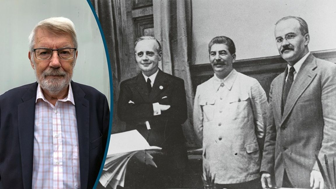 Ribbentrop, Stalin och Molotov poserar efter undertecknandet av Molotov–Ribbentroppakten. Foto: AP