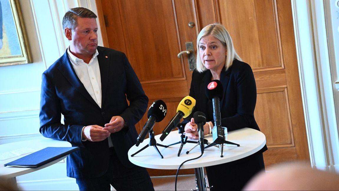 Inte ens partisekreteraren verkade imponerad av Anderssons försök att undvika ansvar. Foto: Claudio Bresciani/TT